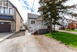 40 NORTH WOODROW BOULEVARD Toronto, ON M1K 1W3