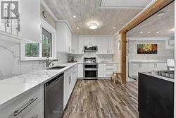 Modern Kitchen - 