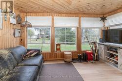 Fabulous Muskoka Room - 
