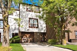 2 - 4020 BRANDON GATE DRIVE  Mississauga, ON L4T 3W8