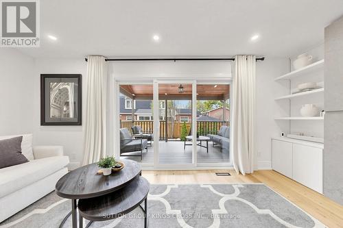 360 Isabella Avenue, Mississauga, ON - Indoor Photo Showing Living Room