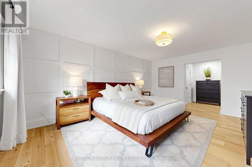360 Isabella Avenue, Mississauga, ON - Indoor Photo Showing Bedroom