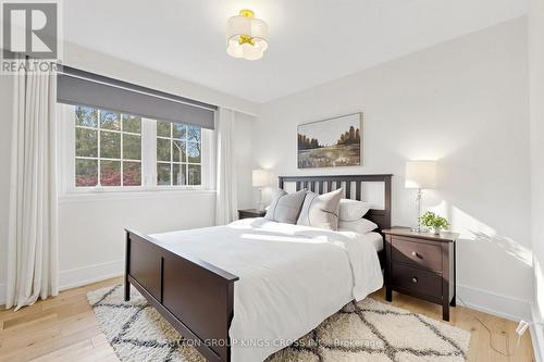 360 Isabella Avenue, Mississauga, ON - Indoor Photo Showing Bedroom