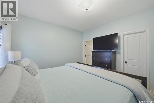 234 Klassen Crescent, Saskatoon, SK - Indoor Photo Showing Bedroom
