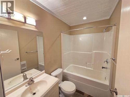 105 Main Street, Wawota, SK - Indoor Photo Showing Bathroom