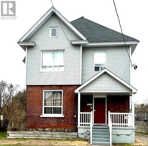 451 FIRST AVENUE W  North Bay, ON P1B 3C5