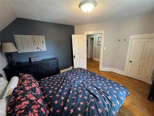 450 3Rd Street, Brandon, MB - Indoor Photo Showing Bedroom