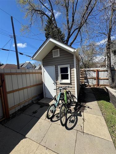 450 3Rd Street, Brandon, MB - Outdoor