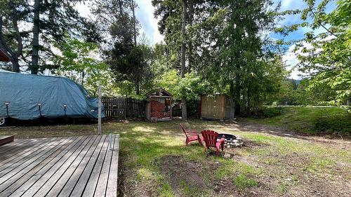 305 8Th Avenue, Nakusp, BC - Outdoor