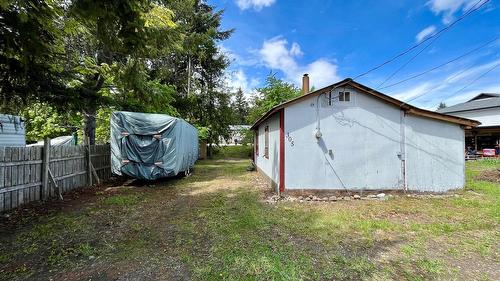 305 8Th Avenue, Nakusp, BC - Outdoor