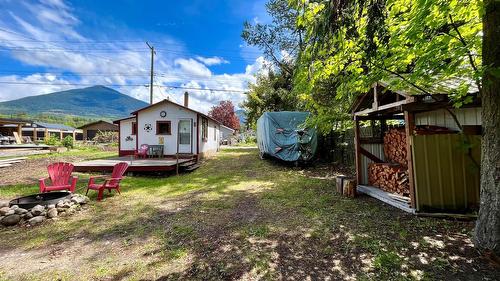 305 8Th Avenue, Nakusp, BC - Outdoor With Deck Patio Veranda