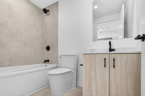 C1207-4878 Powers Common, Burlington, ON - Indoor Photo Showing Bathroom