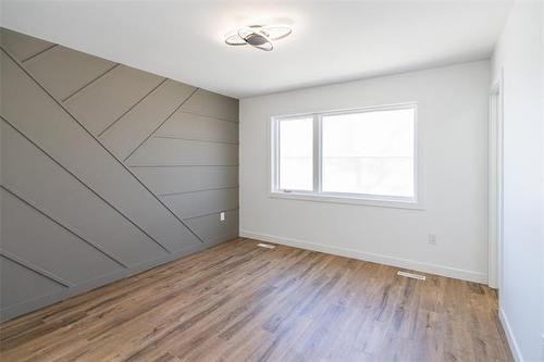 1506 Pritchard Ave, Winnipeg, MB 