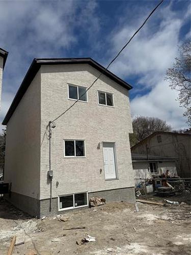1506 Pritchard Ave, Winnipeg, MB 