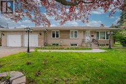 577 TRUDALE COURT Oakville, ON L6L 4H2