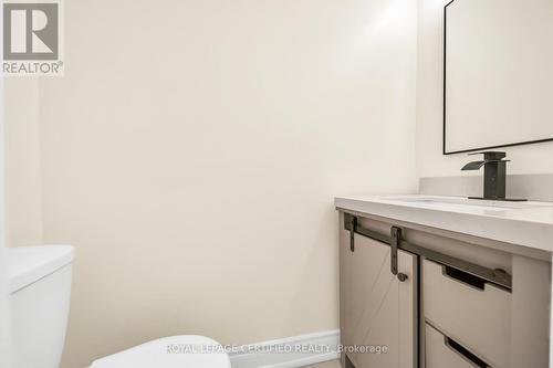 5016 Natkarni Crescent, Mississauga, ON - Indoor Photo Showing Bathroom