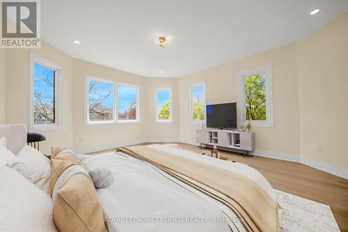 5016 Natkarni Crescent, Mississauga, ON - Indoor Photo Showing Bedroom