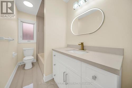 5016 Natkarni Crescent, Mississauga, ON - Indoor Photo Showing Bathroom