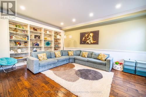 62 Impulse Circle, Brampton, ON - Indoor Photo Showing Living Room