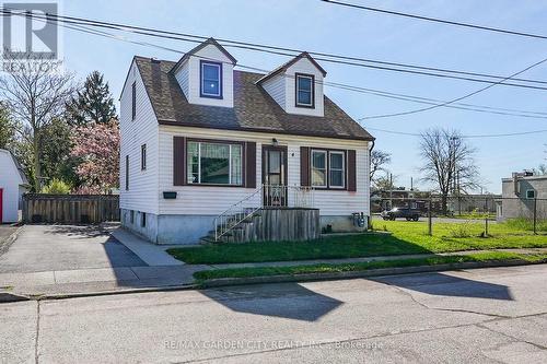 4 PEACHDALE AVENUE  St. Catharines (Facer), ON L2M 5M3