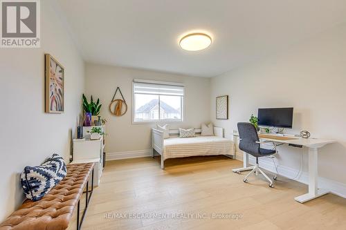 4267 Sarazen Drive, Burlington, ON - Indoor Photo Showing Bedroom