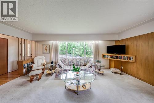 602 Schofield Highway, Warfield, BC - Indoor Photo Showing Living Room