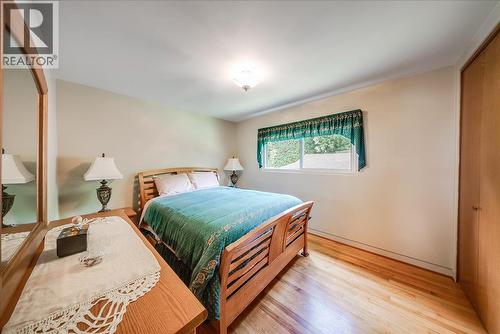 602 Schofield Highway, Warfield, BC - Indoor Photo Showing Bedroom