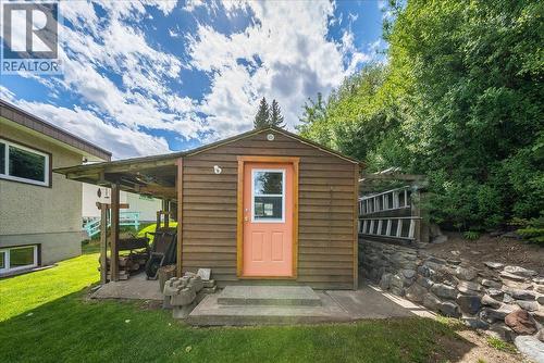 602 Schofield Highway, Warfield, BC - Outdoor
