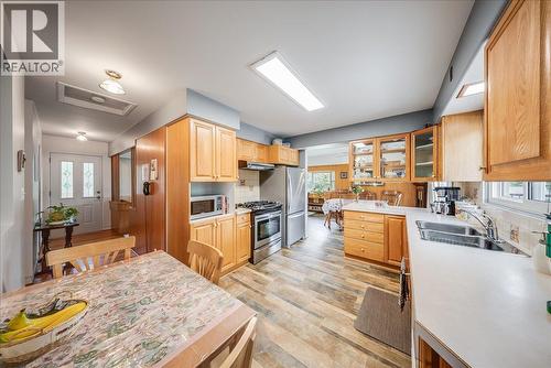 602 Schofield Highway, Warfield, BC - Indoor Photo Showing Kitchen With Double Sink