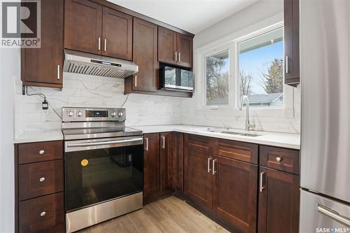 2305 Taylor Street E, Saskatoon, SK - Indoor Photo Showing Kitchen