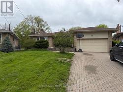 MAIN - 22 WHITELOCK CRESCENT  Toronto, ON M2K 1V8