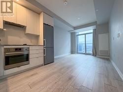 2705 - 225 VILLAGE GREEN SQUARE  Toronto, ON M1S 0N4