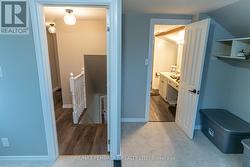 jack & jill 2 piece bath access on 2nd floor - 