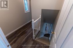 2nd floor landing & staircase - 