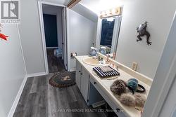 second floor bath - 