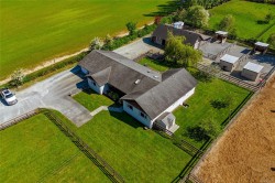 1609 Keating Cross Rd Central Saanich, BC V8M 1W9