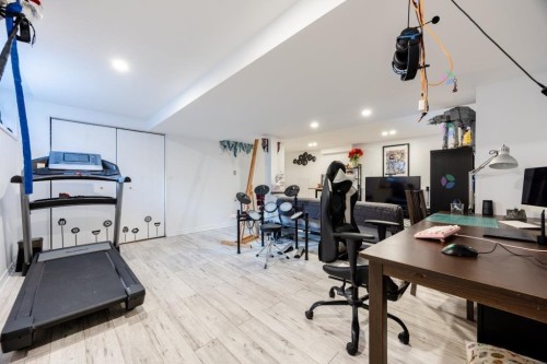Salle familiale - 1 Crois. Raspberry, Beaconsfield, QC - Indoor