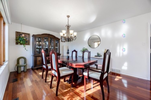 Salle à manger - 1 Crois. Raspberry, Beaconsfield, QC - Indoor Photo Showing Dining Room