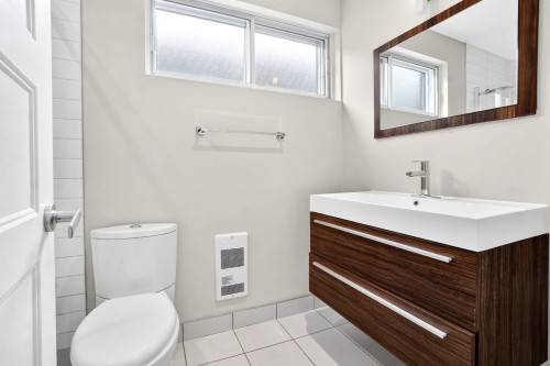 Bathroom - 4162 Av. Isabella, Montréal (Côte-Des-Neiges/Notre-Dame-De-Grâce), QC - Indoor Photo Showing Bathroom