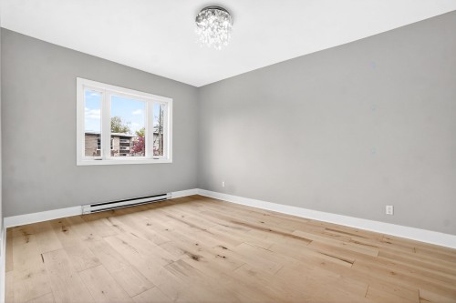 Master Bedroom - 4162 Av. Isabella, Montréal (Côte-Des-Neiges/Notre-Dame-De-Grâce), QC - Indoor Photo Showing Other Room