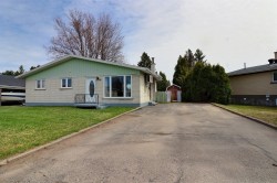 381 Rue des Champs-Élysées  Saguenay (Chicoutimi), QC G7H 2V9