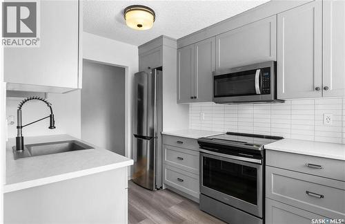 9 605 Wilson Crescent, Saskatoon, SK - Indoor Photo Showing Kitchen