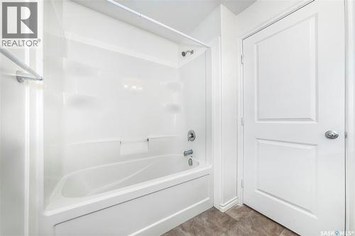 501 110 Akhtar Bend, Saskatoon, SK - Indoor Photo Showing Bathroom