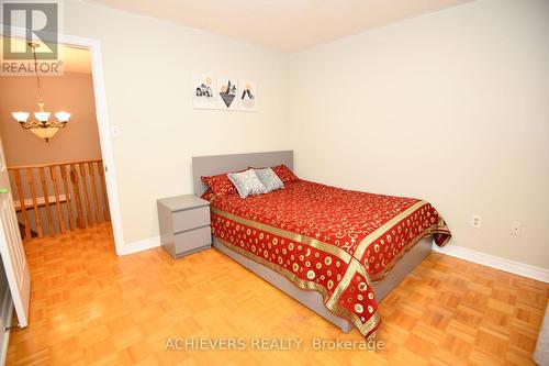 521 Navigator Drive, Mississauga, ON - Indoor Photo Showing Bedroom
