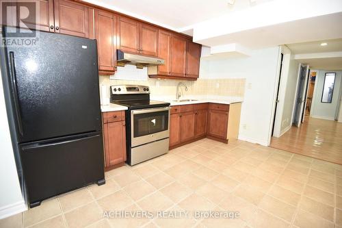521 Navigator Drive, Mississauga, ON - Indoor Photo Showing Kitchen