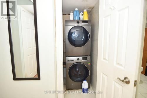 521 Navigator Drive, Mississauga, ON - Indoor Photo Showing Laundry Room