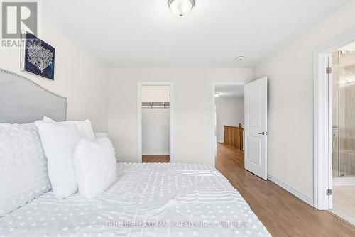 21 Sapphire Way, Thorold, ON - Indoor Photo Showing Bedroom