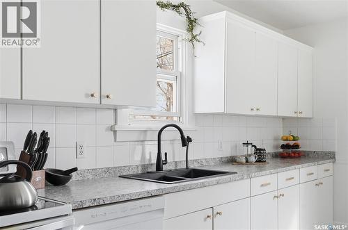236 I Avenue N, Saskatoon, SK - Indoor Photo Showing Kitchen With Double Sink