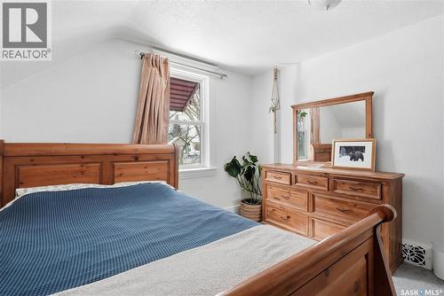 236 I Avenue N, Saskatoon, SK - Indoor Photo Showing Bedroom