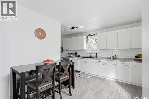 236 I Avenue N, Saskatoon, SK - Indoor Photo Showing Kitchen